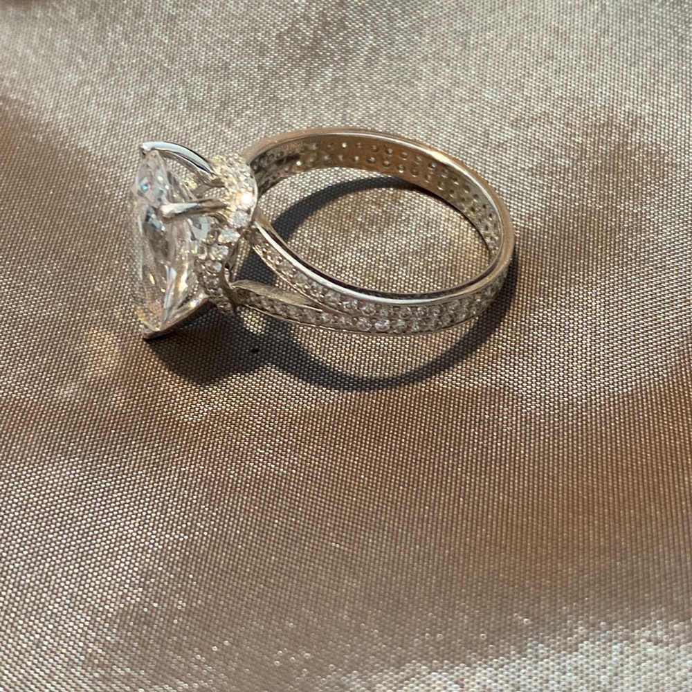 Faux Glamour Diamond Ring Size 8/9 - Picture 4 of 5